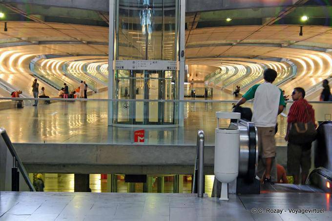 Der U-Bahnhof Nações, Lissabon - Portugal