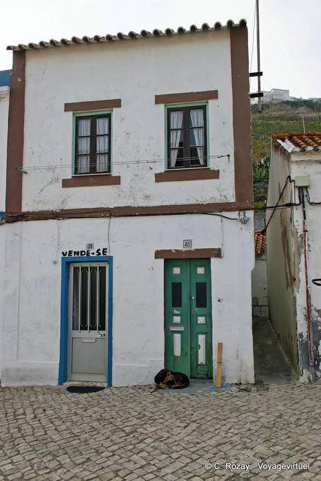 Vende-se, typisches Haus zum Verkauf, Nazaré - Portugal