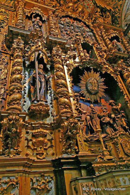 Vergoldung, Statuen und barocke Dekoration, São Francisco Kirche, Porto - Portugal