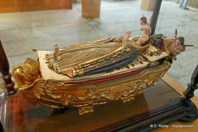 Königin tot auf ihrem goldenen, Museum von Sao Francisco, Porto - Portugal