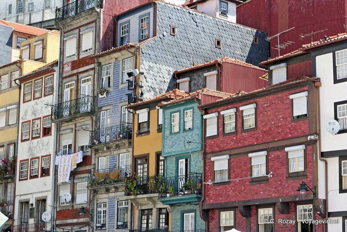 Cais de Ribeira, typische Architektur, Porto - Portugal