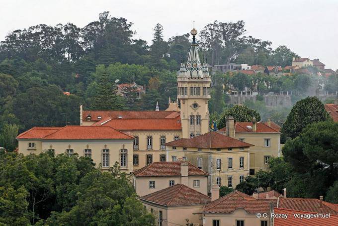 Der Turm des Rathauses und Häuser, Sintra - Portugal