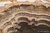 Die Spitzen aus Stein von einem der unvollendeten Kapellen Kloster von Batalha, Portugal.