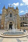Brunnen vor der Kirche von Santa Cruz, Coimbra, Portugal.