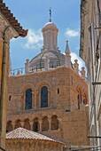 Romanischen Vierungsturm, Coimbra Kathedrale Sé Velha, Portugal.