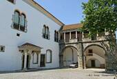 Der Innenhof des Kreuzgangs, Évora, Portugal.