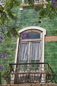 Lagos, Balkon Fassade grünen Keramik, Portugal.