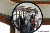 Blick in den Rückspiegel des Eléctrico, Lissabon, Portugal.