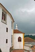 Wolken über einem Kamin in der National Palace, Sintra, Portugal.