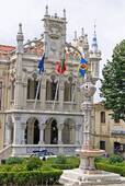 Teil der Fassade der Camara Municipal de Sintra, Portugal.
