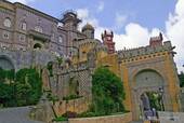 Die maurischen und gotischen Tor Tür, erklimmen Sie den Palast von Pena, Sintra, Portugal.