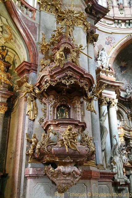 Une chaire extravagante, Église Saint-Nicolas (Kostel sv. Mikuláše), Malá Strana - Prag, Tschechische Republik