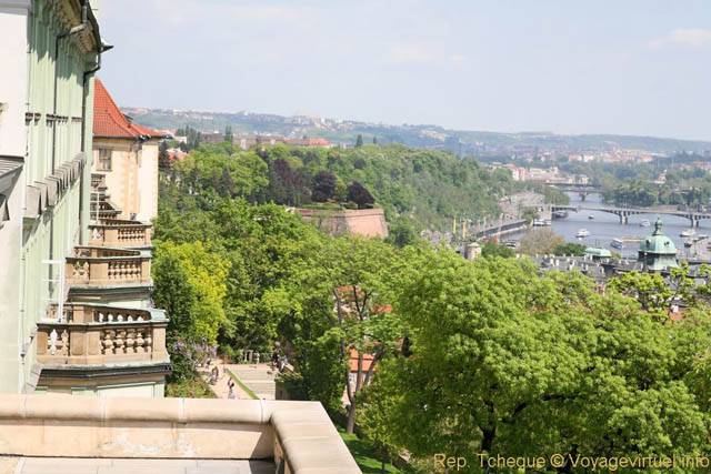Vue depuis le balcon, Hradcany, Ancien Palais Royal, (Prazsky Hrad) - Prag, Tschechische Republik
