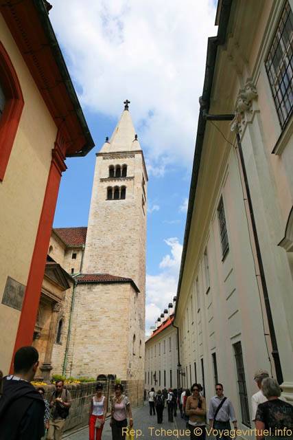 Hradčany, le clocher de la basilique Saint-Georges, (Jiřský klášter) - Prag, Tschechische Republik