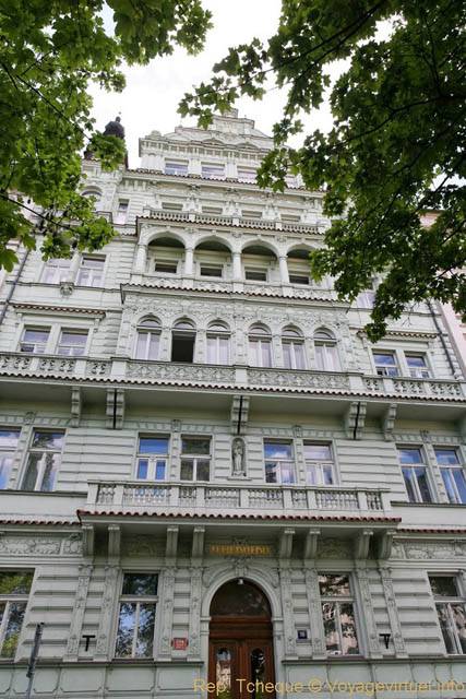 Architecture d'un immeuble, Janackovo Nabrezni - Prag, Tschechische Republik