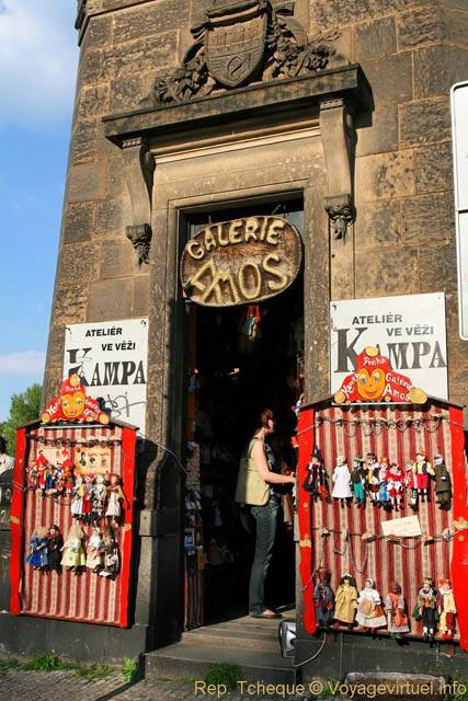 Kampa, marionnettes de la Galerie Amos, Most Legii - Prag, Tschechische Republik