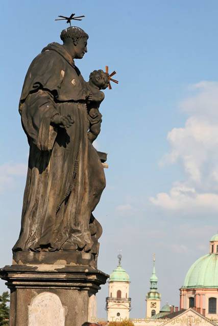 Karluv Most, Pont Charles, statue de Saint Antoine de Padoue - Prag, Tschechische Republik