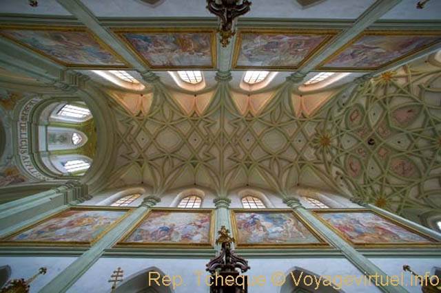 Les arabesques de la voûte de l'église Notre Dame de l'Assomption, Abbaye de Kladruby - Prag, Tschechische Republik