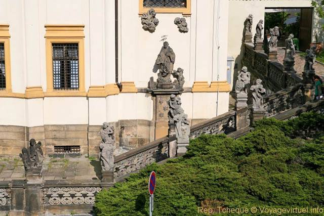 Loreta, statues entourant du lieu de pèlerinage, Loretanské Nam - Prag, Tschechische Republik