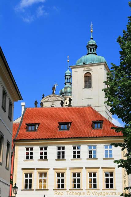 Maiselova, vue sur les clochers de l'église Saint-Nicolas de Malá Strana - Prag, Tschechische Republik