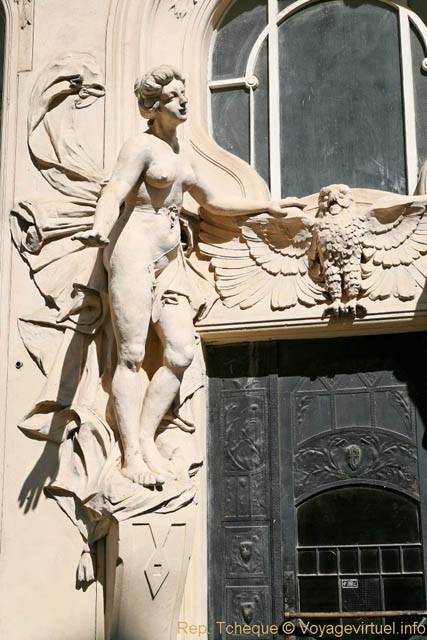 La nymphe et le hibou, sculpture, Maiselova, Josefov - Prag, Tschechische Republik