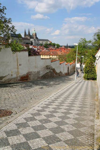 Pavage de rue et de trottoir, Hellichova, Malá Strana - Prag, Tschechische Republik