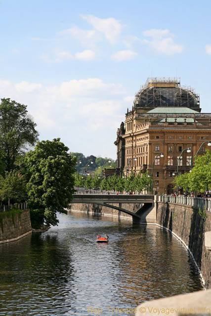 Le canal de la Vltava vu depuis Masarykovo Nabrezy - Prag, Tschechische Republik