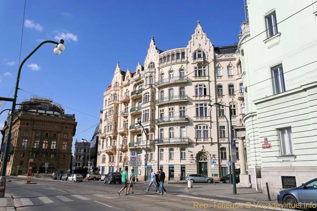Bâtiment à l'angle de Na Struze et Masarykovo Nabrezy - Prag, Tschechische Republik