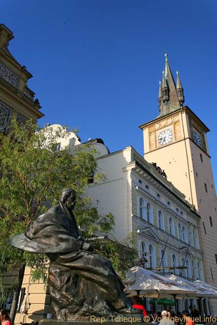 Statue devant le Museum Bedricha Smetany, Novotneho Lavka - Prag, Tschechische Republik