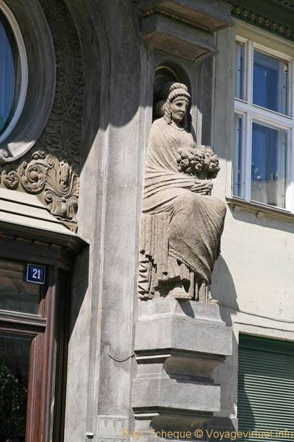 Nam Curieovych, statue au 21 Maiselova, Josefov - Prag, Tschechische Republik