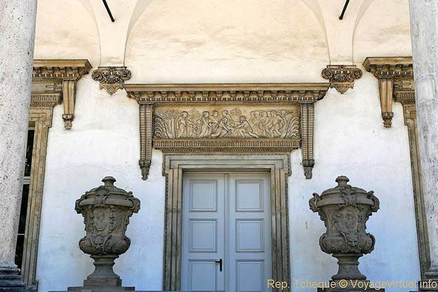 Histoire gravée sur un fronton, Palais d'été de la reine Anne (Letohrádek královny Anny), (Prazsky Hrad) - Prag, Tschechische Republik