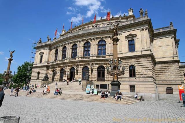 Vue générale du Rudolfinum, Alsovo Nabrezi - Prag, Tschechische Republik