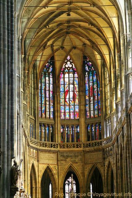 St Vitus St Wenceslas St Adalbert Cathédrale, architecture du choeur et vitraux, Peter Parler, (Prazsky Hrad) - Prag, Tschechische Republik