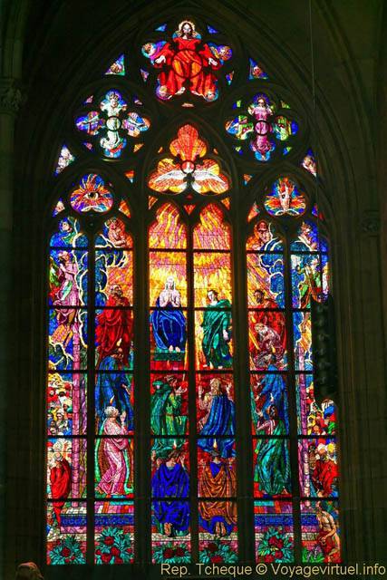 Cathédrale Saint-Guy, Vitrail de Dieu flamboyant - Prag, Tschechische Republik