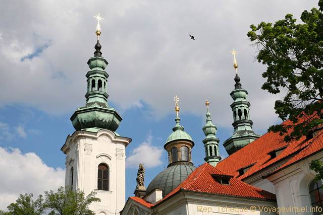 Gros plan sur les flèches du Monastère Strahov (Strahovský klášter) - Prag, Tschechische Republik