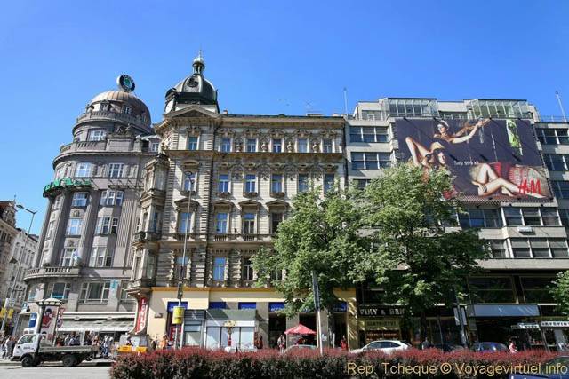 Vaclavske Namesti, publicité sur immeuble - Prag, Tschechische Republik
