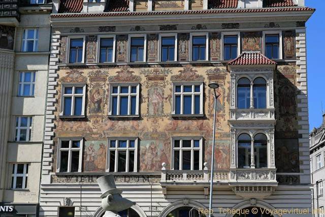 Vaclavske Namesti, façade ornée de peintures - Prag, Tschechische Republik
