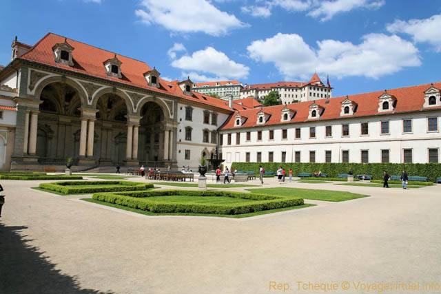 Autre vue extérieure de la Salla Terrena, jardin Wallenstein - Prag, Tschechische Republik