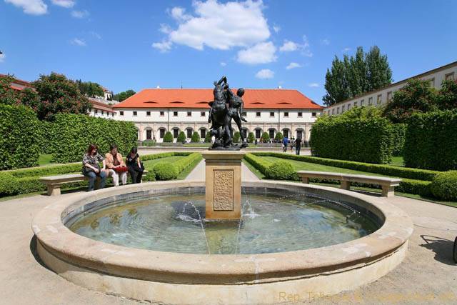 Fontaine dans le Jardin Wallenstein, Valdstejnska Zahrada Letenska - Prag, Tschechische Republik