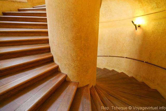 Un escalier en colimaçon du Palais Wallenstein, (Valdstejnsky Palac) - Prag, Tschechische Republik
