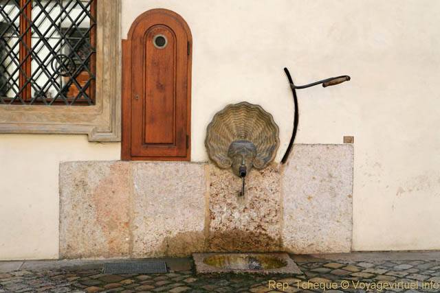 Fontaine manuelle, Palais Wallenstein - Prag, Tschechische Republik