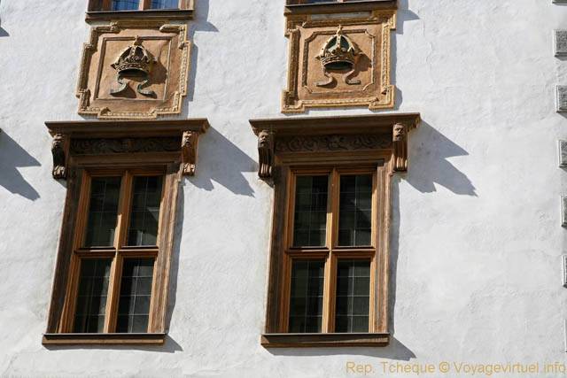 Zelezna, détail de la façade du Restaurant Cinque Corone - Prag, Tschechische Republik
