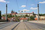 Pont Manesuv Most, vue sur le château de Prague, Prag, Tschechische Republik.