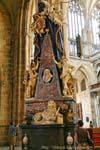 Un monument à l'intérieur de la cathédrale Sv Vit, Prag, Tschechische Republik.