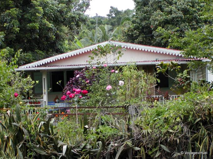 Haus im Laub, Entre-Deux versteckt - Insel Reunion