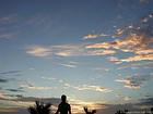 Himmel und Schatten bei Sonnenuntergang, Insel Reunion.