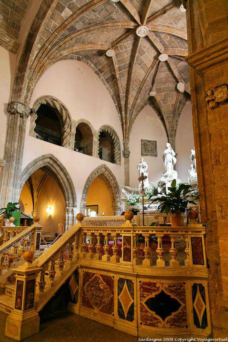 Alghero, Kirche San Francesco, neben dem Altar - Sardinien