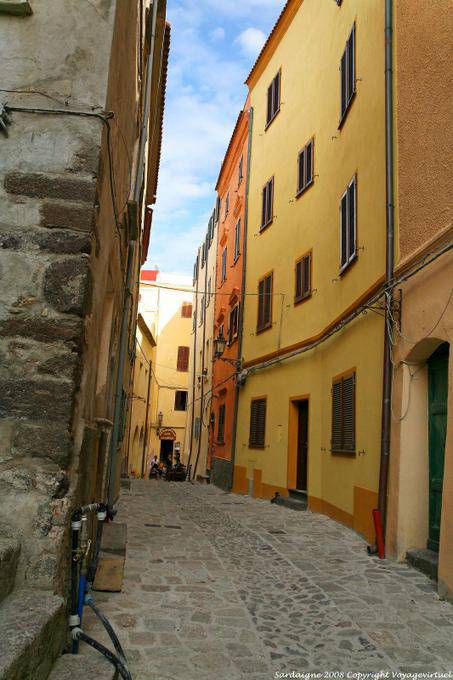 Farbige Gebäude, Castelsardo, Altstadt - Sardinien