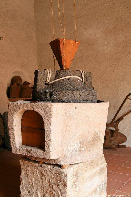 Fordongianus Forum Traiani, ein altes Werkzeug - Sardinien