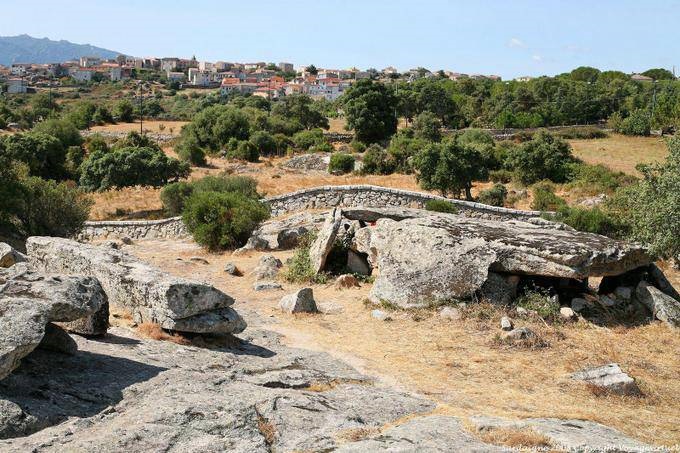 Luras, Blick von der Ladas Dolmen - Sardinien